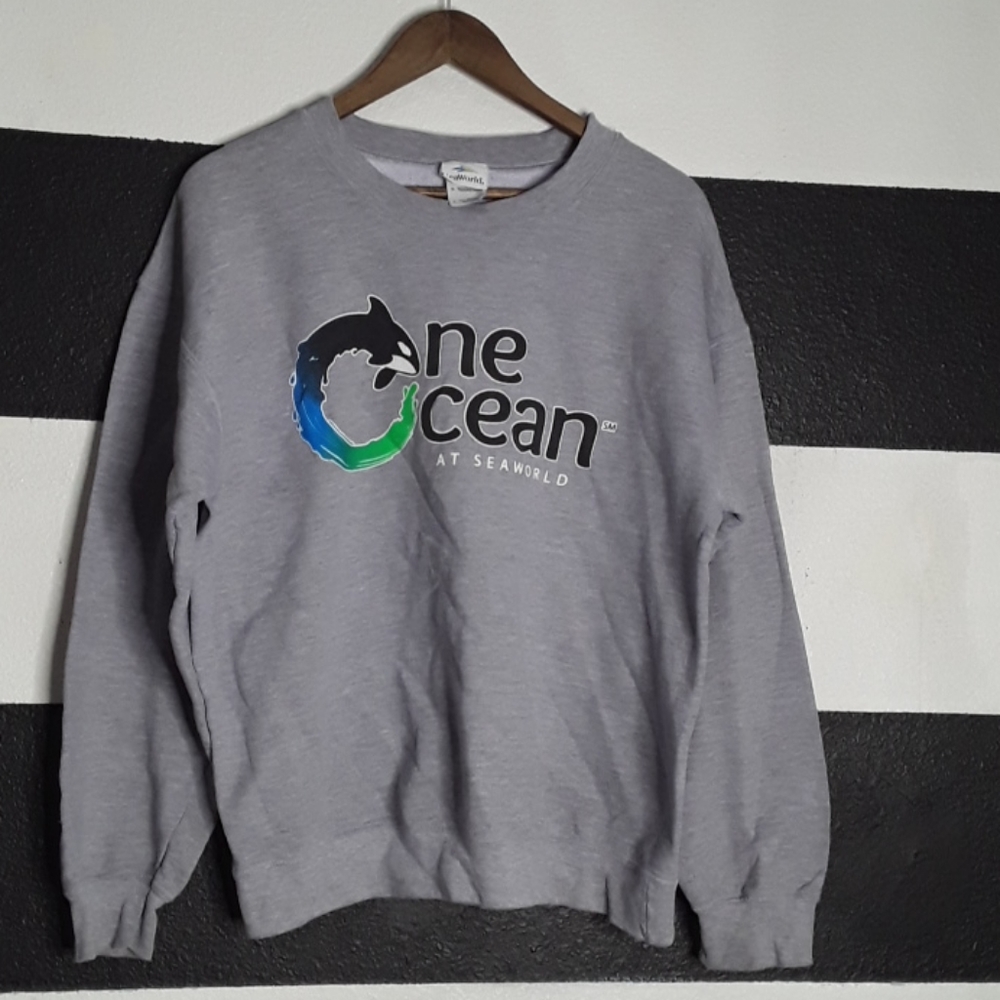 One Ocean Sea World Sweater Large